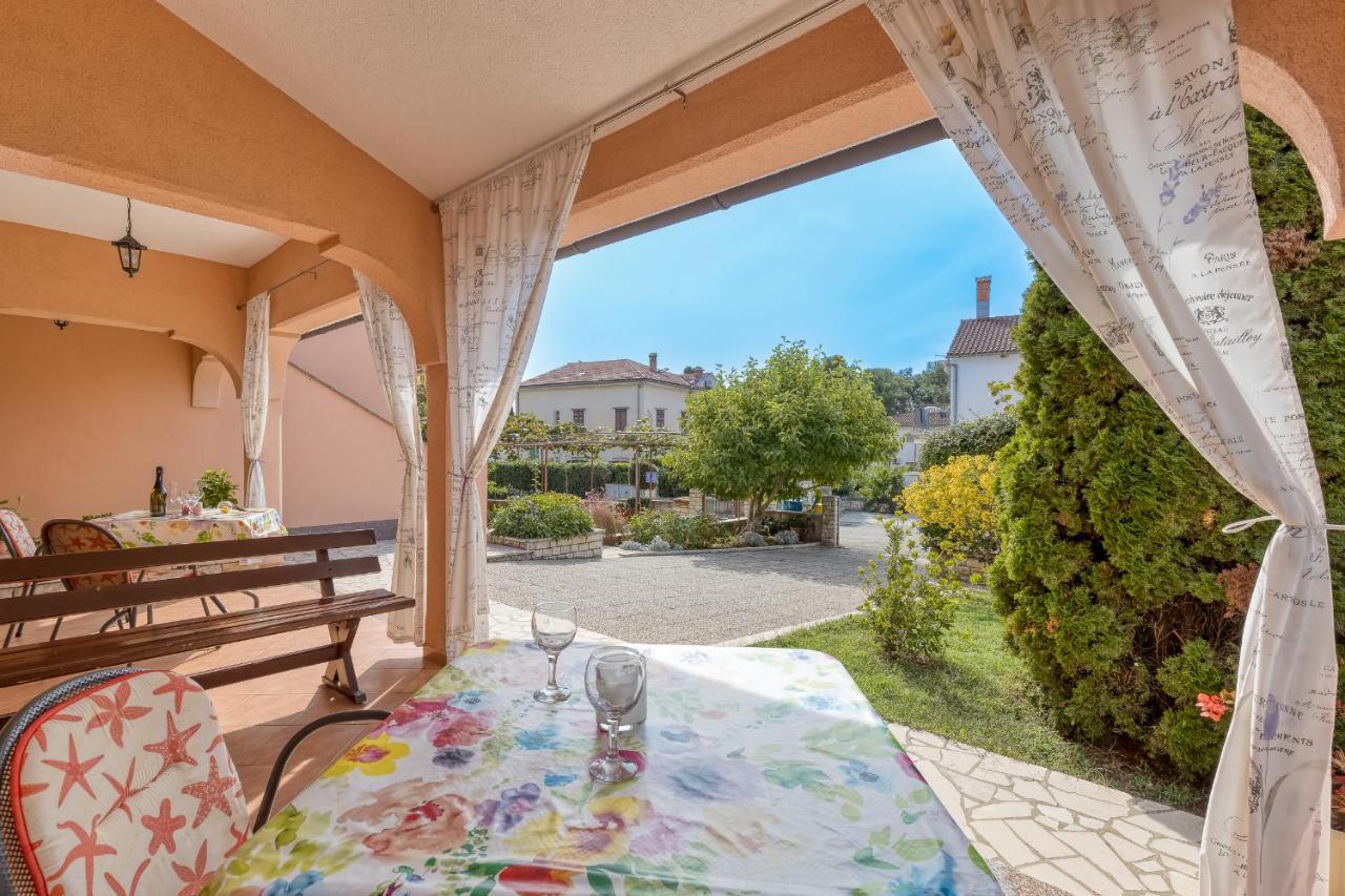 Apartment Complex Silva Rovinj Exterior photo